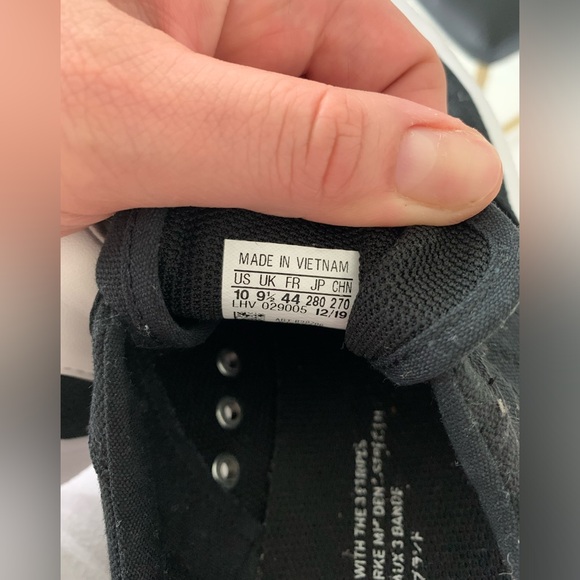 Men’s Adidas shoes - Picture 2 of 5